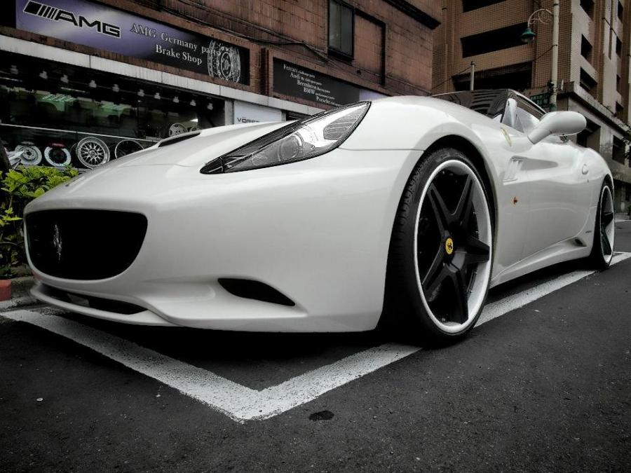  Ferrari California V-309 by Vorsteiner 2012 года  (фото 7 из 8)